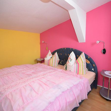 Holiday Home In Neustadt Am Rennsteig With Pond Esterno foto