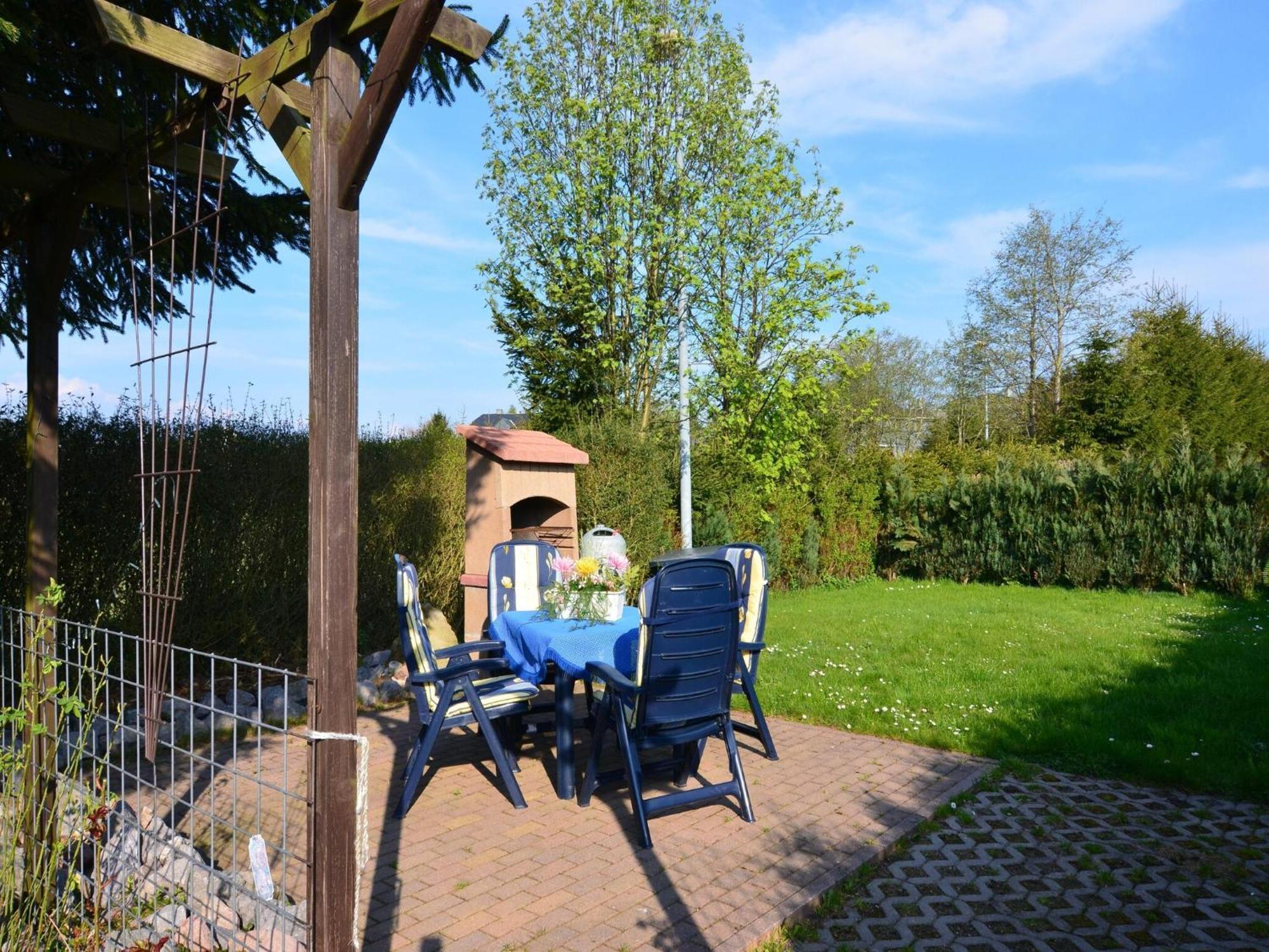 Holiday Home In Neustadt Am Rennsteig With Pond Esterno foto