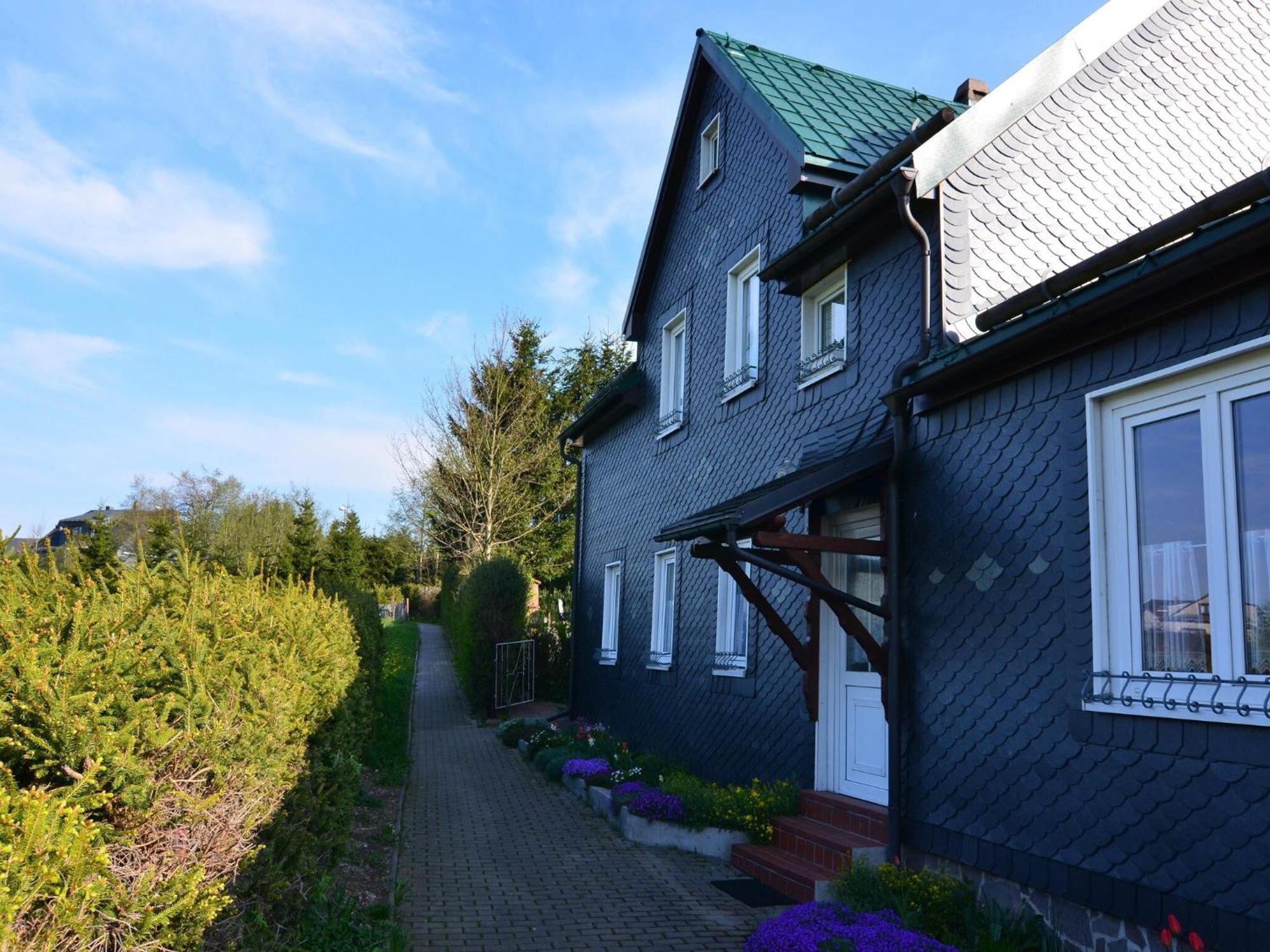 Holiday Home In Neustadt Am Rennsteig With Pond Esterno foto
