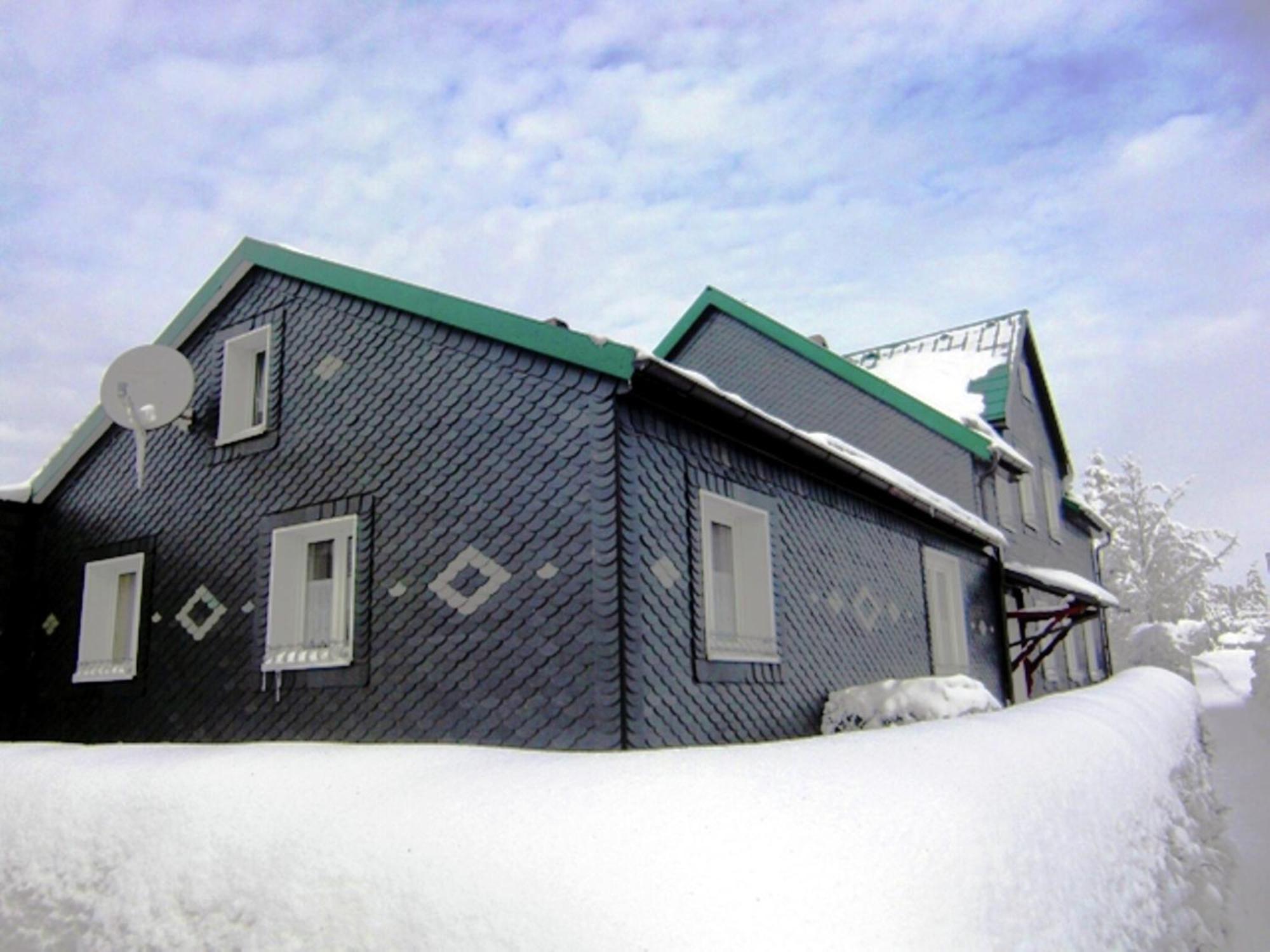 Holiday Home In Neustadt Am Rennsteig With Pond Esterno foto