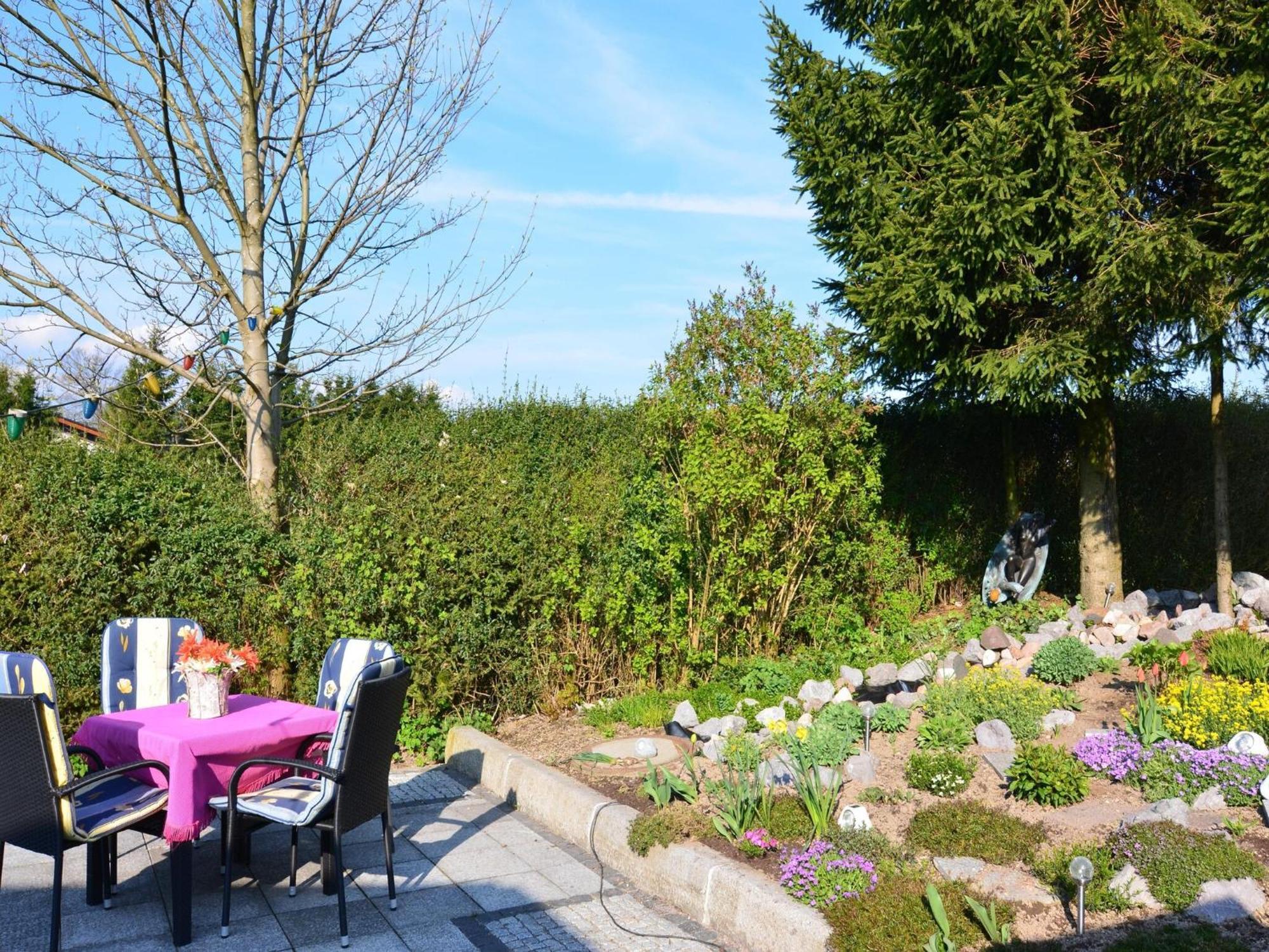 Holiday Home In Neustadt Am Rennsteig With Pond Esterno foto