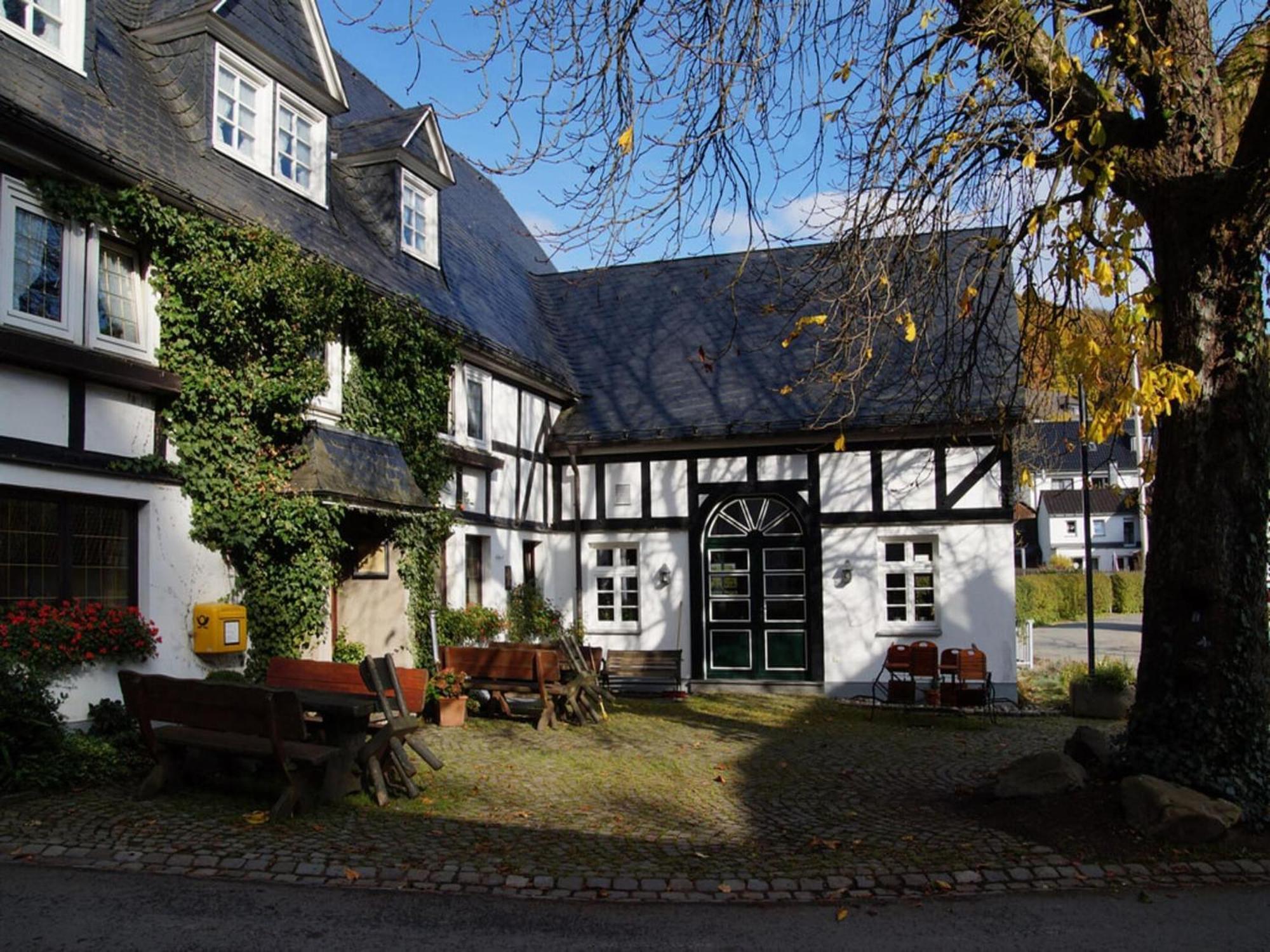 Holiday Home In Neustadt Am Rennsteig With Pond Esterno foto